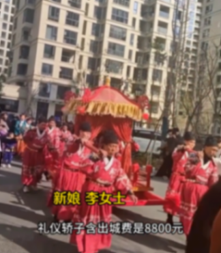 新郎为宠妻办中式婚礼自己也入坑