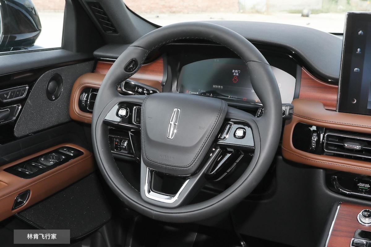 预算60万买豪华suv,林肯飞行家对比奥迪q7,究竟谁更胜一筹?