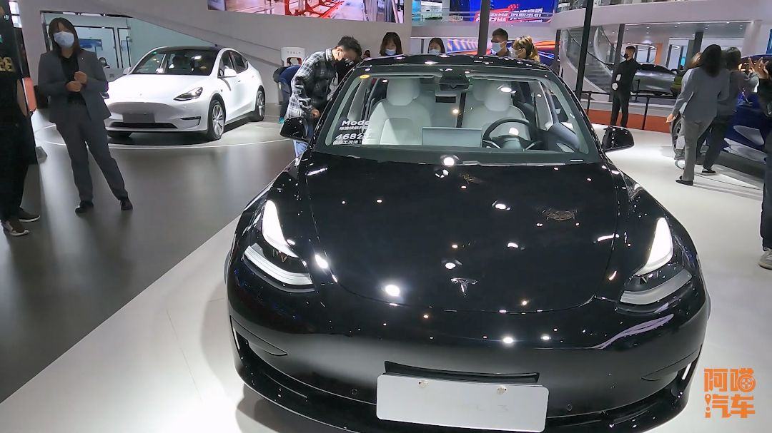 特斯拉全系降价1.4万,现在能入手吗?喵哥还是那句,再等等
