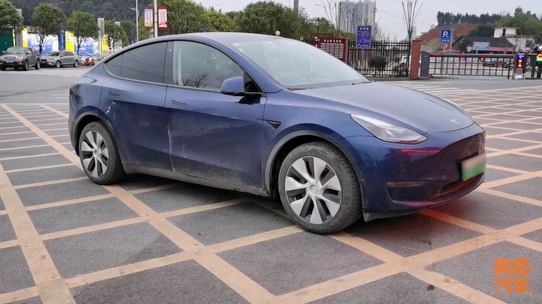 特斯拉全系降价1.4万,现在能入手吗?喵哥还是那句,再等等