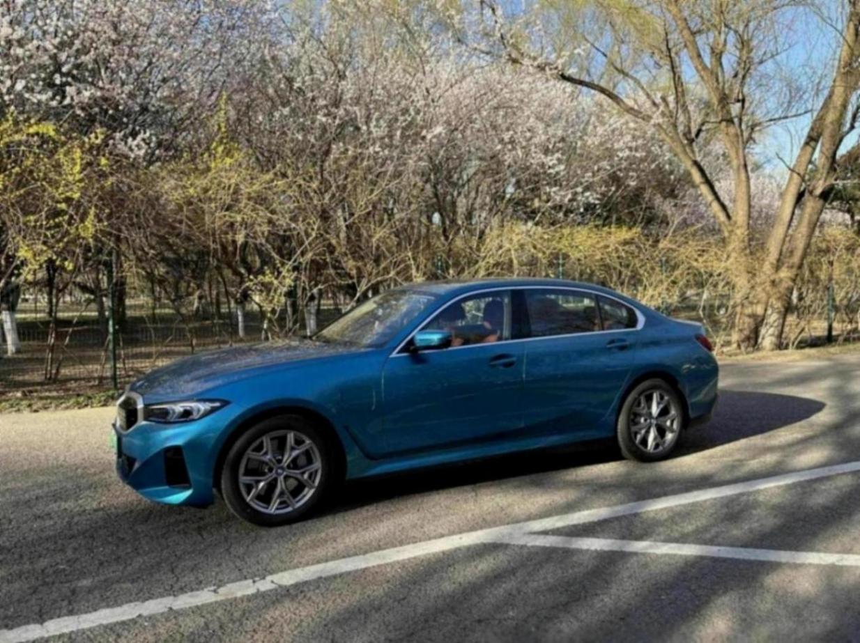 驾驶者的车就是这么给力!试试2024款宝马i3 edrive