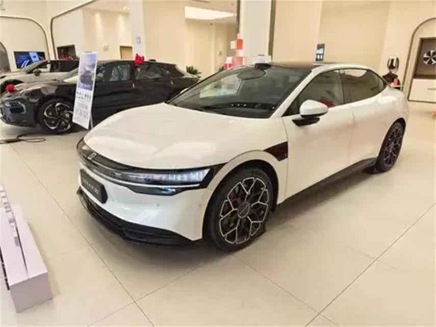 蔚来et5t同级,极氪007猎装版谍照曝光,将于明年上市